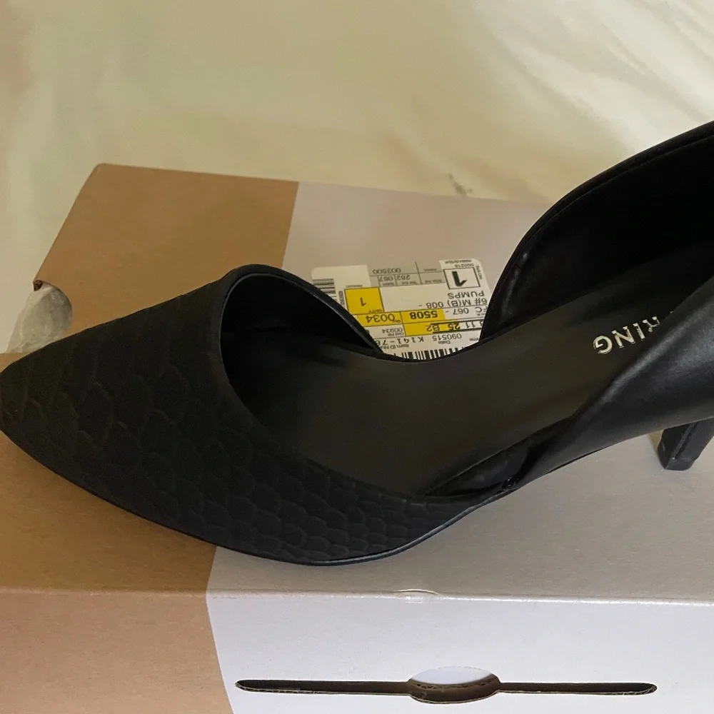 Heels - Picture 1 of 8